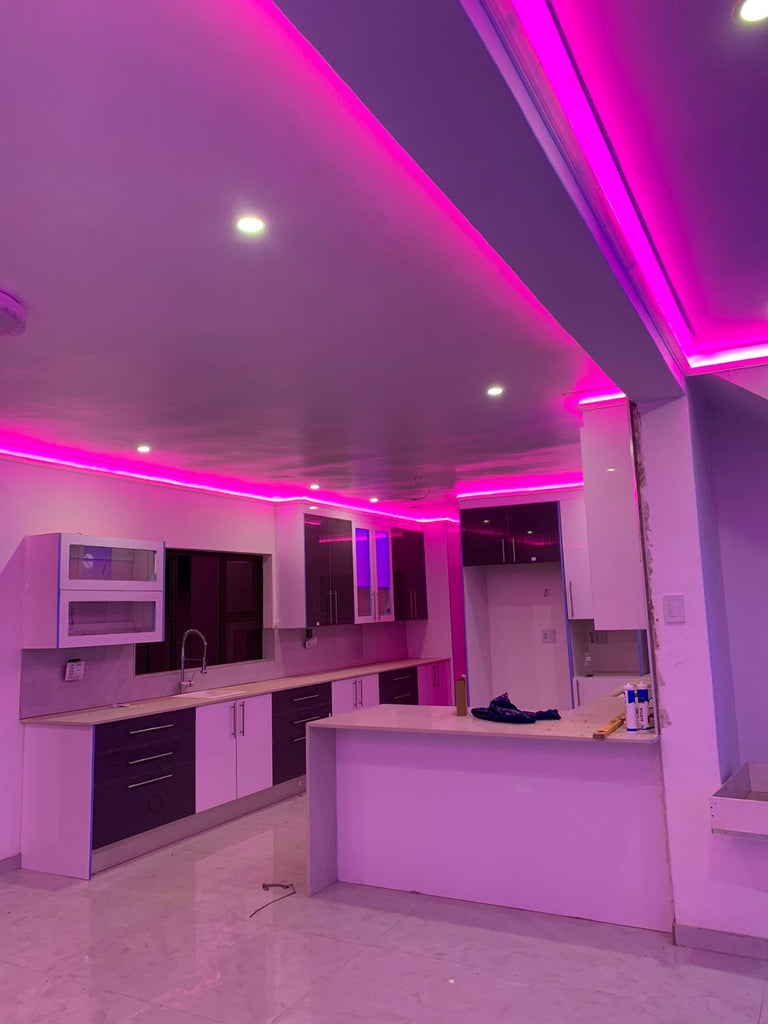 LX 01 LED Cornice (per 2 m length) Mr Cornice