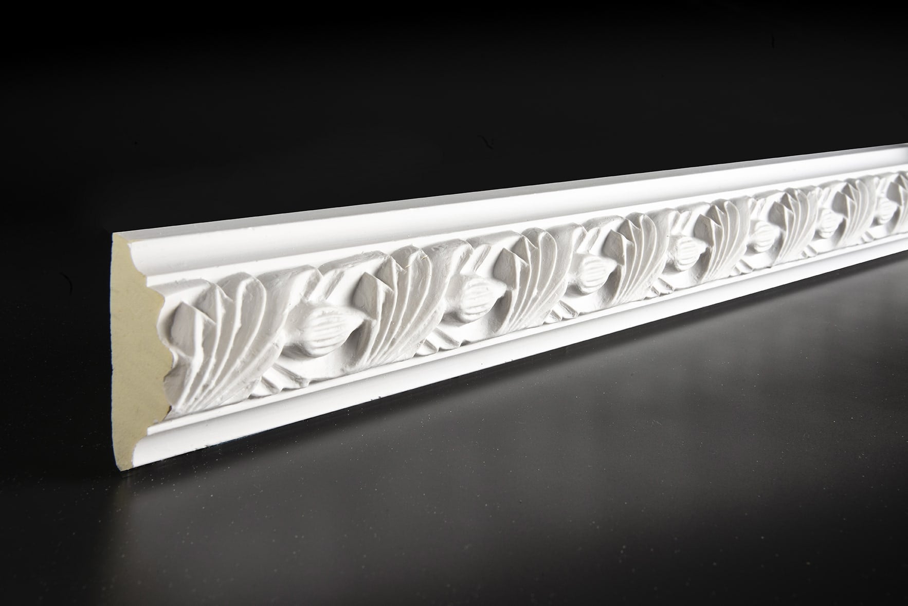 ZT-13258 - DADO Rail Tulip polyurethane (per 2.4 m length)