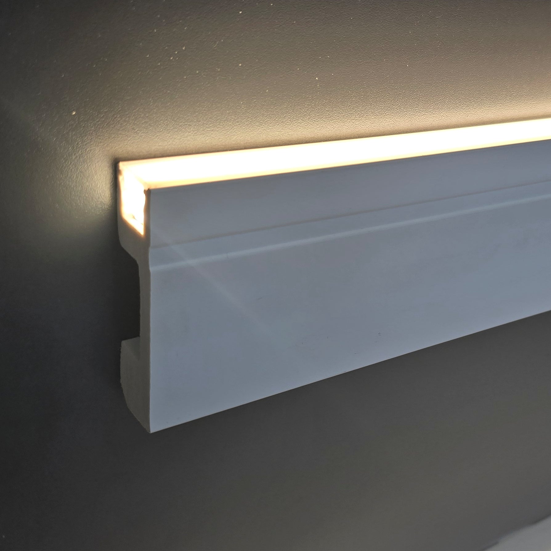 LED skirting 3039