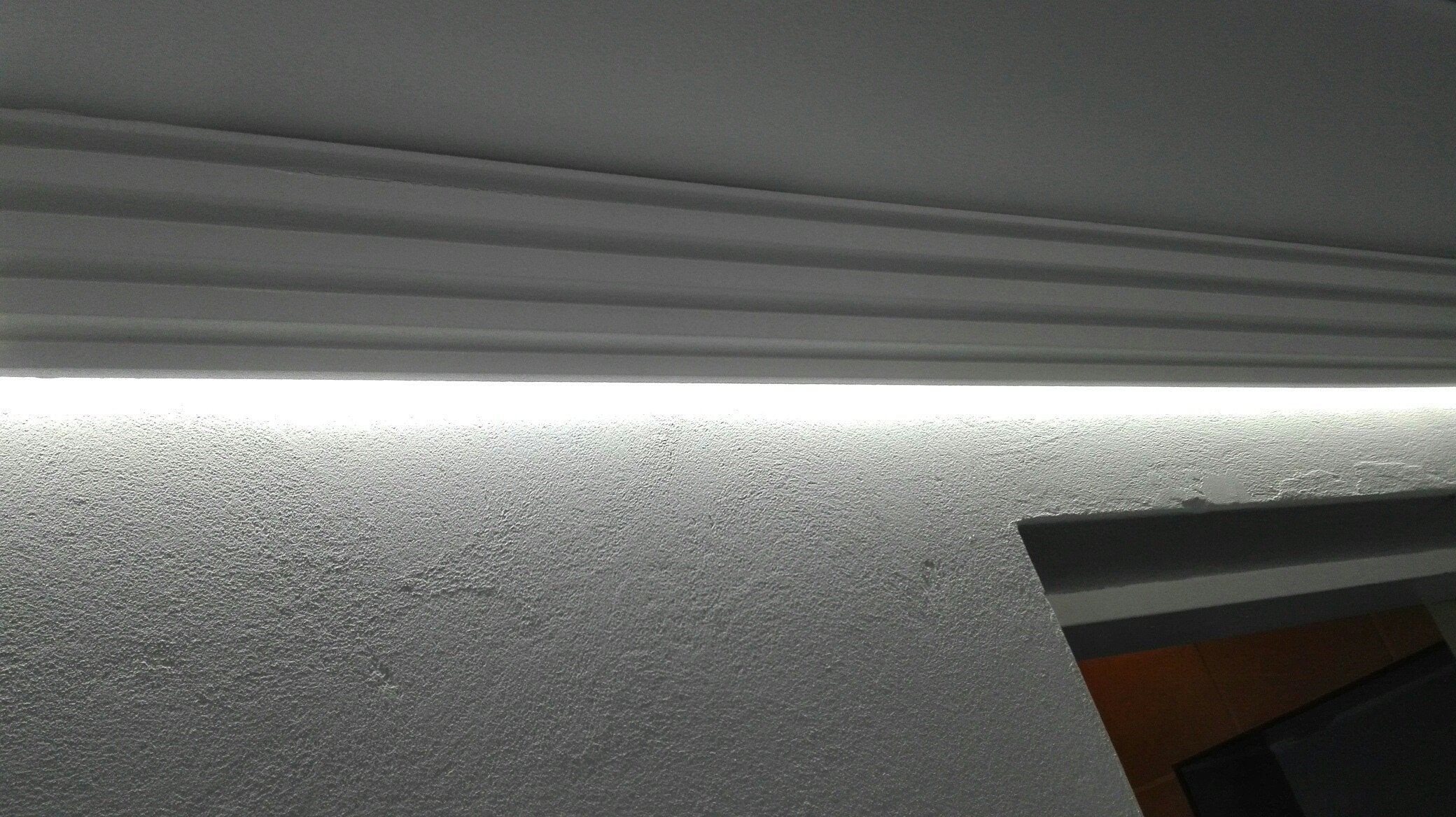 Mr Cornice LS01 - LED Up/Downlight Cornice